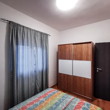 Apartment & Studio Pekica *