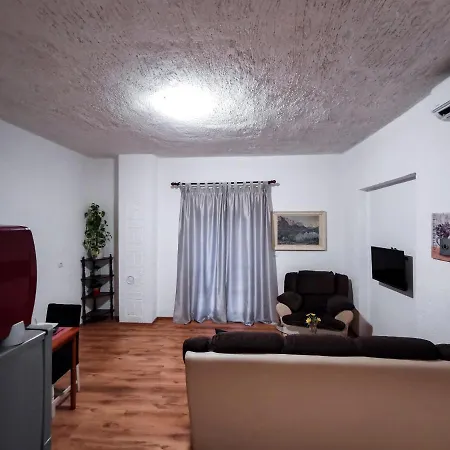 Apartment & Studio Pekica