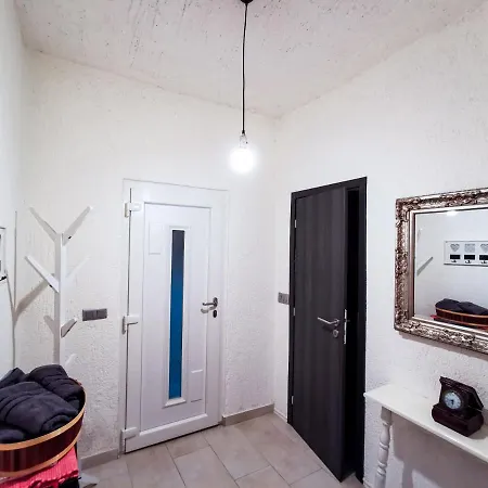 Apartment & Studio Pekica *