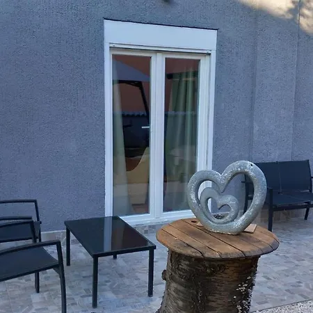 & Studio Pekica