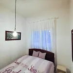 A&suzi Ρόβινι