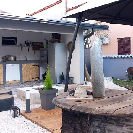 Apartman & Studio Pekica *